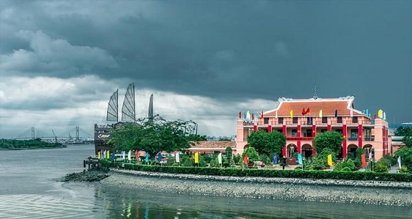 Bến cảng Nhà rồng trên hộ chiếu mới Việt Nam