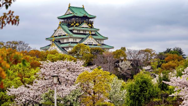 Osaka nơi sở hữu nhiều công trình kiến trúc lịch sử lâu đời của Nhật