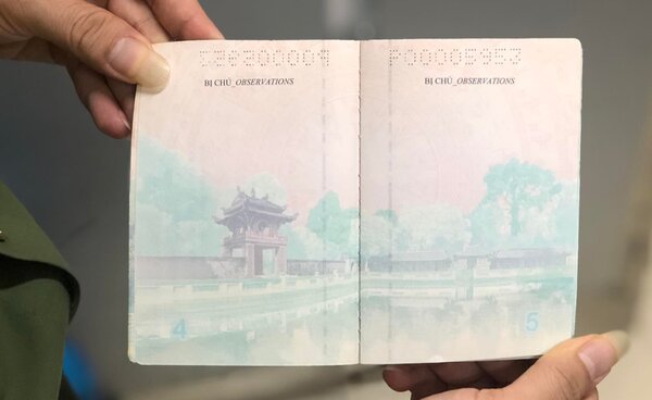 Hình ảnh các địa danh nổi tiếng được in trong hộ chiếu
