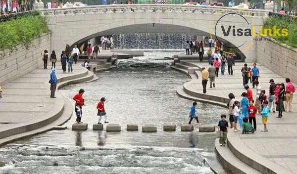 Suối Cheonggyecheon – Dòng suối mát giữa lòng đô thị 
