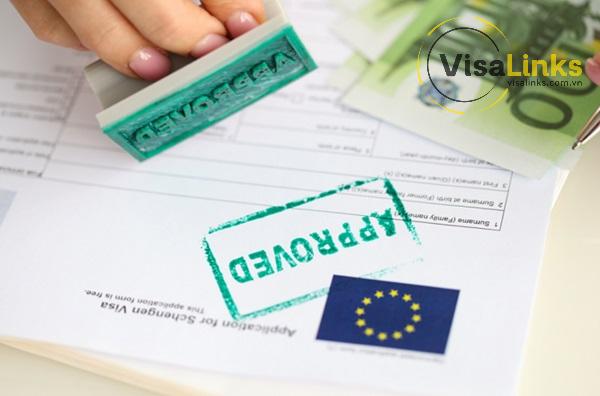 Chờ xét duyệt và nhận kết quả visa du học tại Đan Mạch