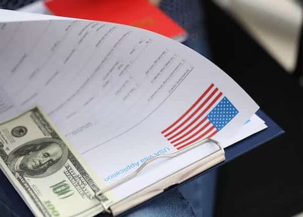 Điều kiện gia hạn visa Mỹ qua đường bưu điện