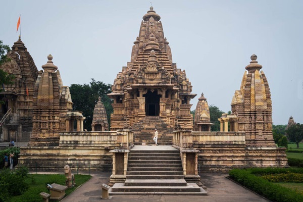 Khajuraho quần thể đền đài nổi tiếng tại Ấn Độ