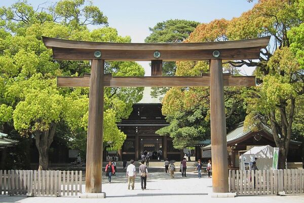 Đền Meiji Jingu – không gian thanh tịnh giữa rừng cây