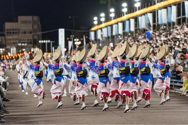 Lễ hội múa Awa Odori nổi tiếng ở Nhật Bản