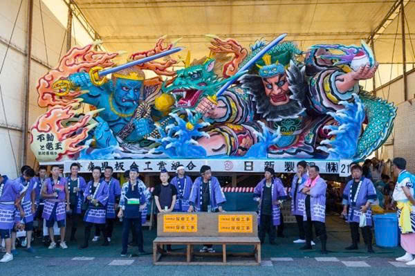 Lễ hội Nhật Bản Nebuta Matsuri với mô hình đèn lồng khổng lồ