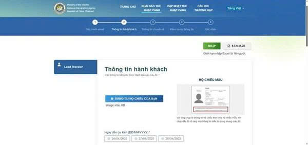 Cung cấp thông tin cá nhân và hộ chiếu