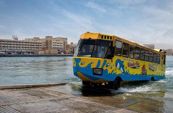 Trải nghiệm Wonder Bus phục vụ tour tham quan thành phố tại Dubai
