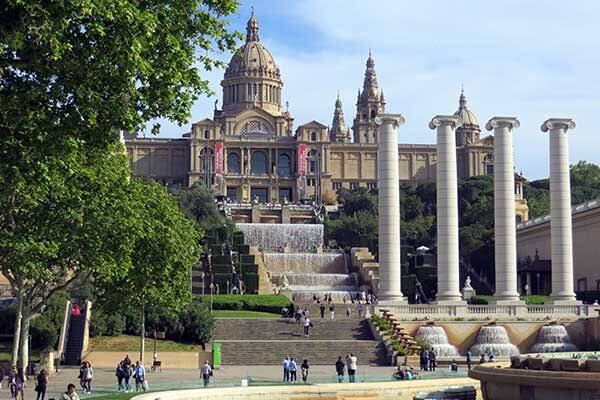 Ghé thăm Bảo tàng Nghệ thuật Quốc gia Catalunya (MNAC)