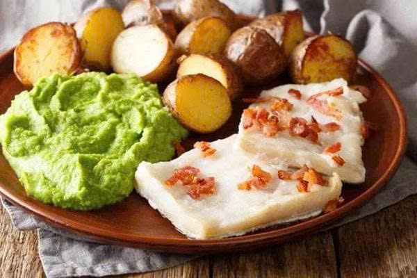 Lutefisk là món cá tuyết truyền thống lâu đời của Na Uy