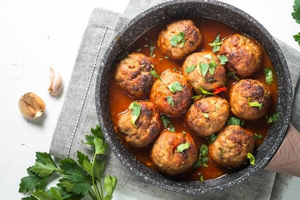 Thịt viên Albóndigas nổi tiếng của Tây Ban Nha