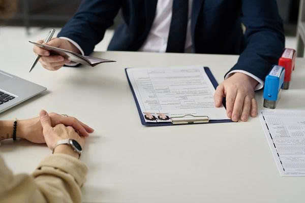 Nhiều yếu tố có thể ảnh hưởng đến thời gian xét duyệt visa
