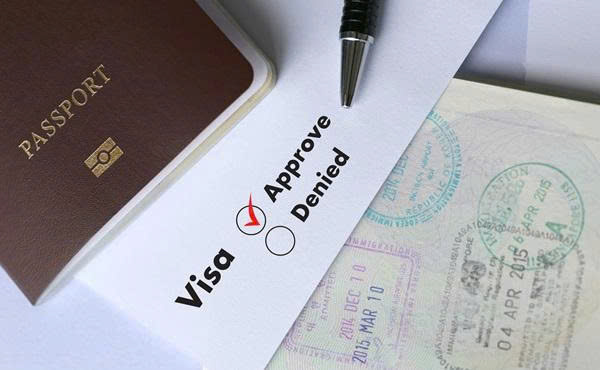 Chuẩn bị hồ sơ đầy đủ và nộp sớm giúp rút ngắn thời gian xin visa Dubai