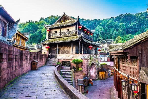 Bắc Môn Cổ Thành tại Phượng Hoàng Cổ Trấn Trung Quốc