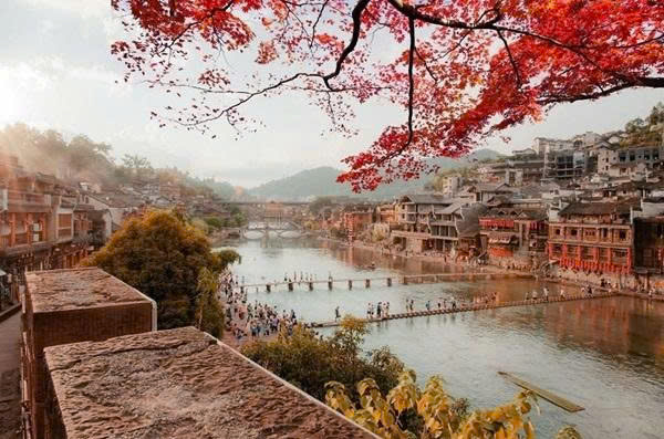 Du lịch Phượng Hoàng Cổ Trấn mùa nào đẹp nhất?