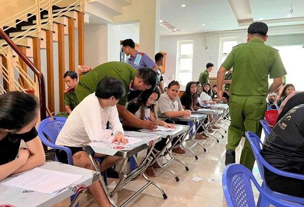 Điền đầy đủ thông tin trên mẫu NA17